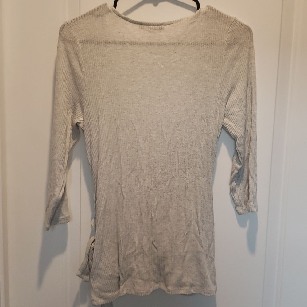 Express Sweater - Picture 4 of 4